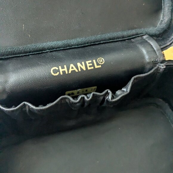 CHANEL Timeless Vanity Cosmetic Case Black Caviar Leather Gold Medium - Picture 11 of 13